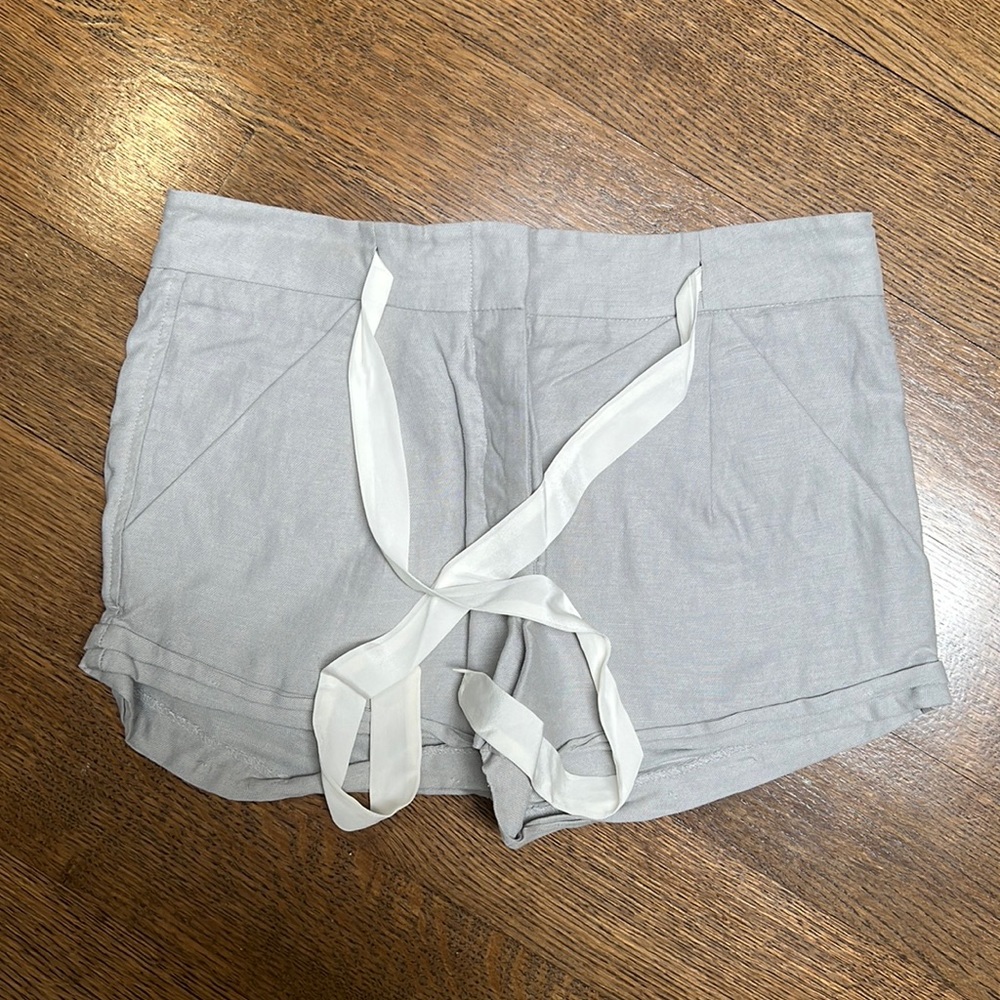 LINEN GREY ARITZIA SHORTS